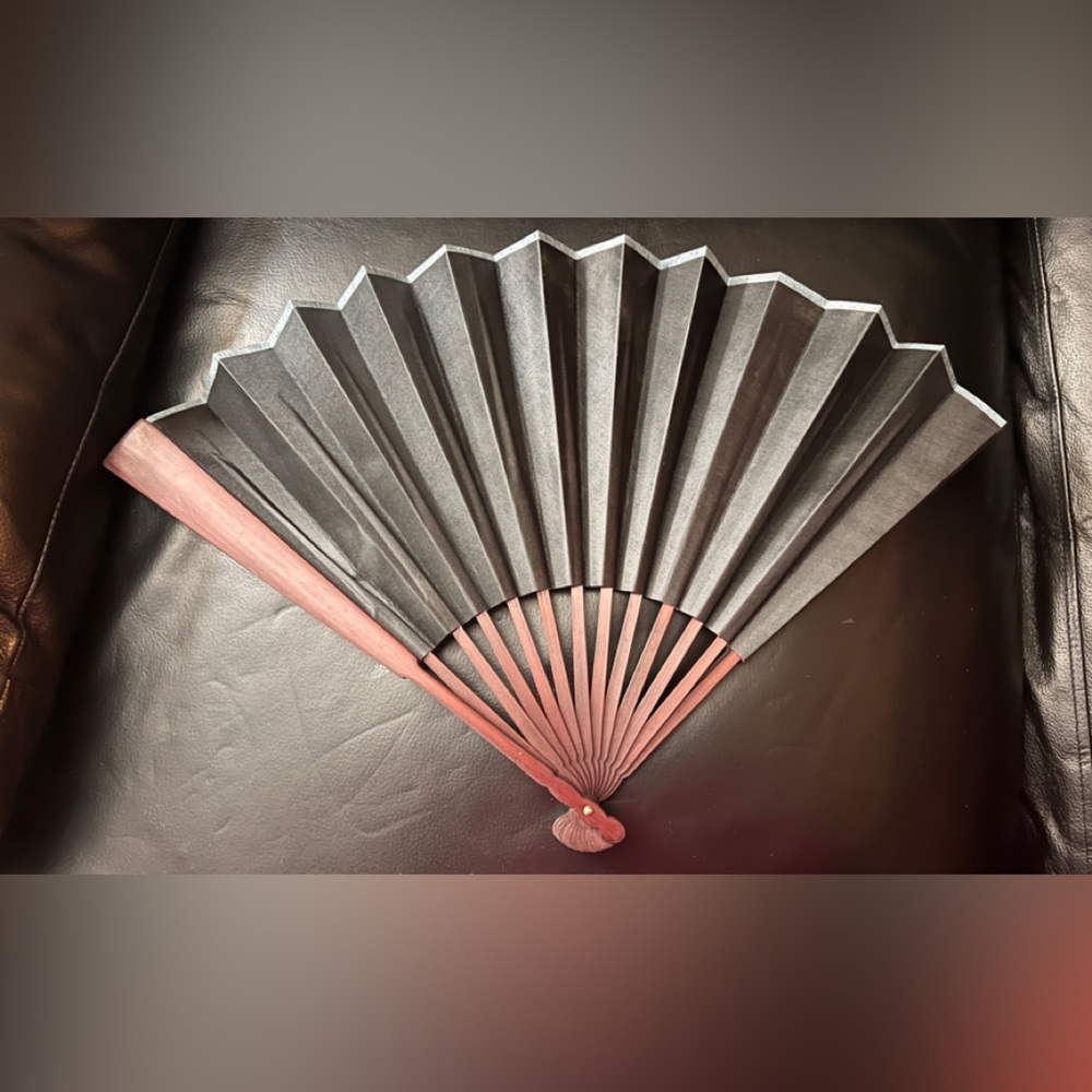 Chinese Fan - Picture 2 of 2